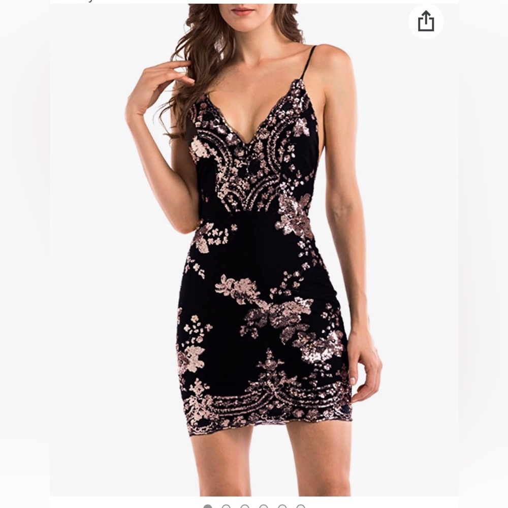 Size Medium, black and rose gold